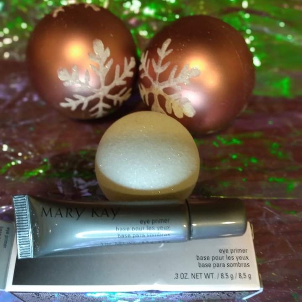 Eye primer